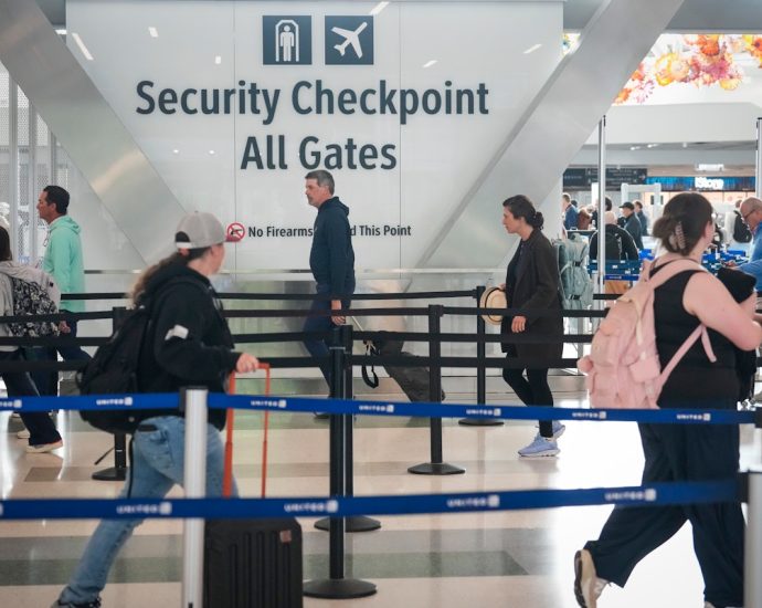 the-traitor-suggests-gutting-tsa-after-blaming-shutdown-on-democrats