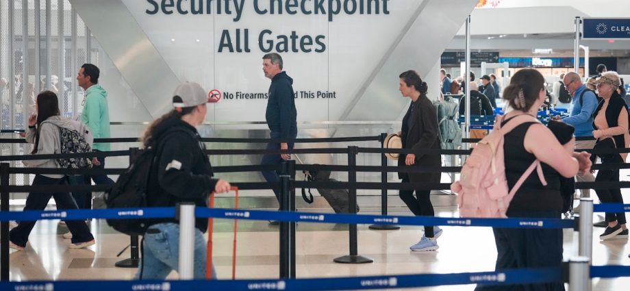 the-traitor-suggests-gutting-tsa-after-blaming-shutdown-on-democrats
