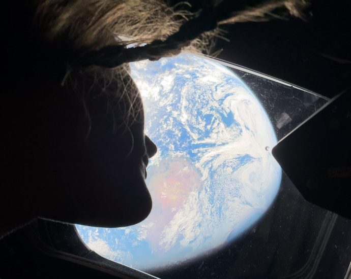 artemis-ii-reaches-record-setting-distance-from-earth-in-moon-mission