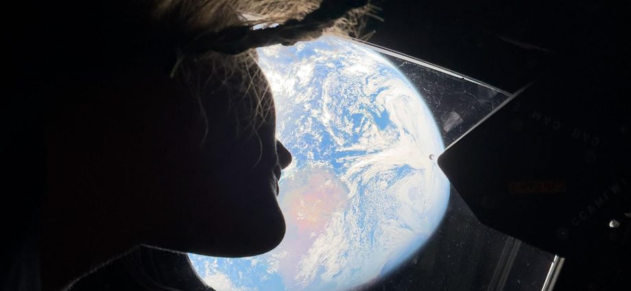 artemis-ii-reaches-record-setting-distance-from-earth-in-moon-mission