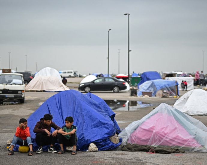 how-israel’s-invasion-of-southern-lebanon-created-a-humanitarian-crisis