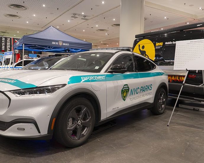 nyc-law-enforcement-agencies-now-have-1,000-plug-in-vehicles-in-service