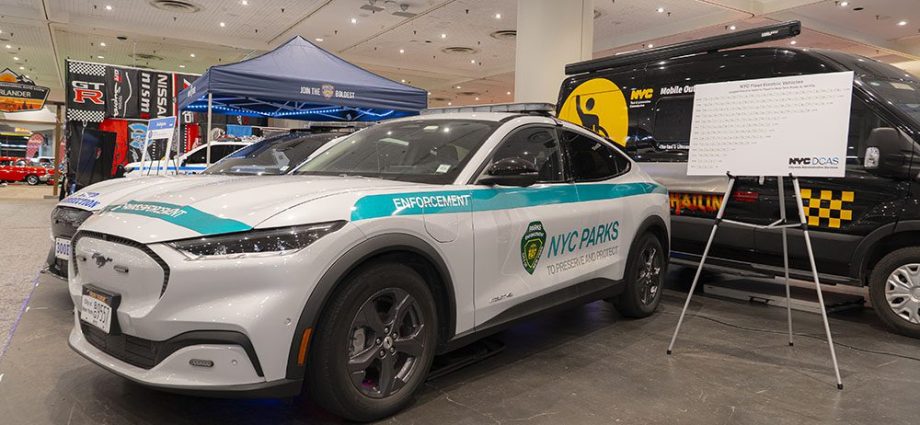 nyc-law-enforcement-agencies-now-have-1,000-plug-in-vehicles-in-service