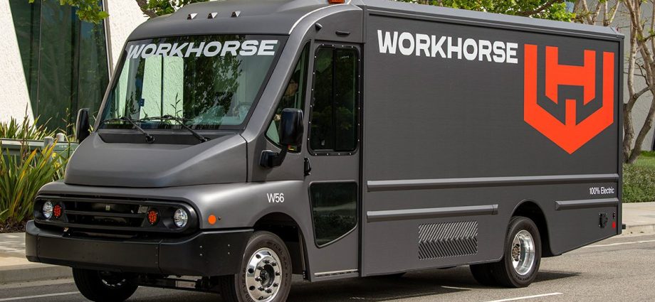 purolator-orders-100-electric-step-vans-from-workhorse