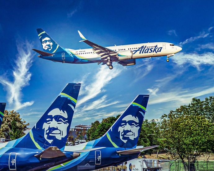 alaska-airlines-makes-history:-boeing-737-max-flights-to-europe-launch-next-month