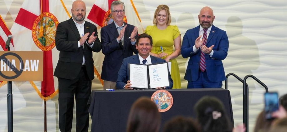 desantis-signs-law-giving-florida-power-to-label-groups-as-terrorists