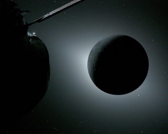 nasa’s-artemis-ii-crew-beams-official-moon-flyby-photos-to-earth