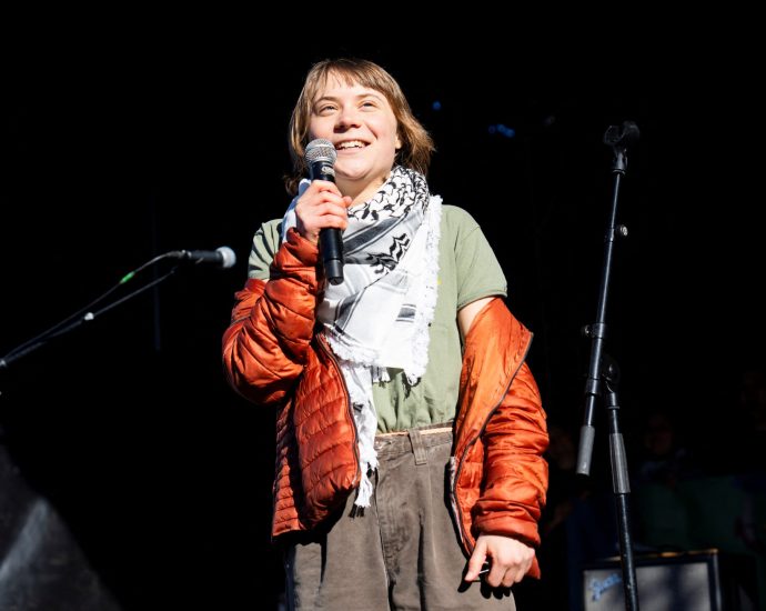 climate-activist-greta-thunberg-slams-the-traitor’s-threats-against-iran