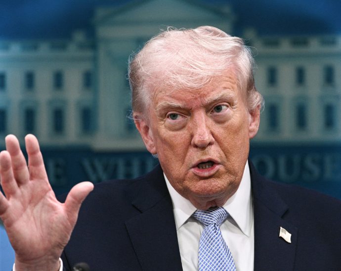 dozens-of-democrats-call-for-the-traitor’s-removal-after-his-iran-threats