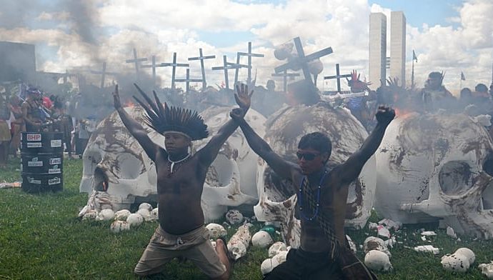 thousands-of-indigenous-people-march-in-brasilia-for-land-rights