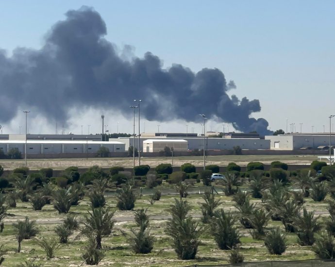 uae,-kuwait,-bahrain-report-attacks-despite-iran-us-ceasefire