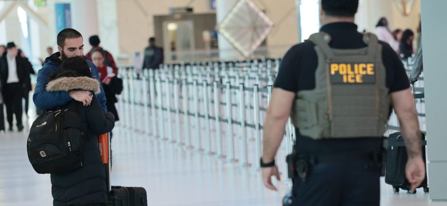 tsa-was-built-to-stop-terrorists.-now-it’s-helping-deport-immigrants