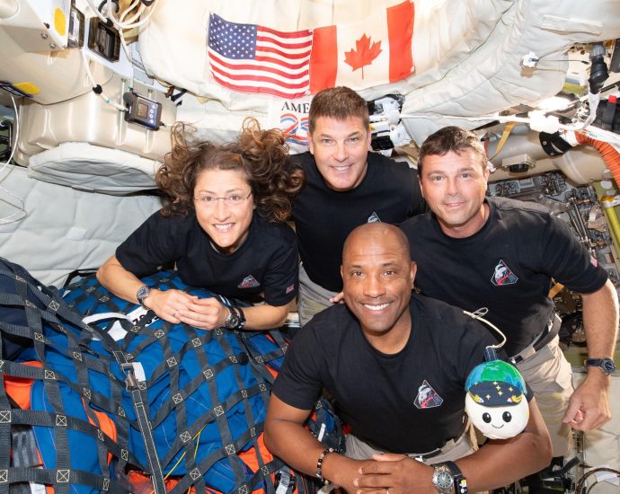 artemis-ii-flight-day-8:-crew-conducts-key-tests-on-return-to-earth