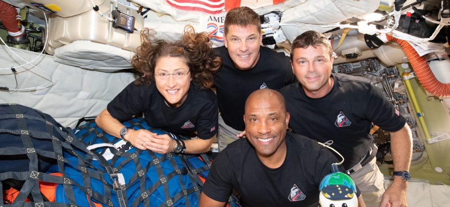 artemis-ii-flight-day-8:-crew-conducts-key-tests-on-return-to-earth