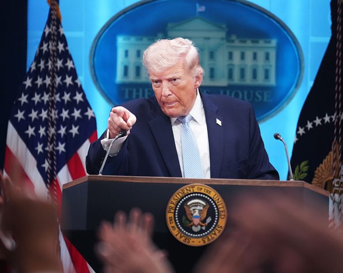 the-traitor-wants-to-jail-reporters-over-leaks-from-own-administration