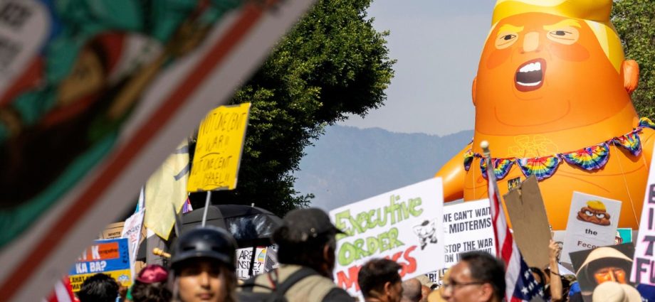 teenager-loses-eye-due-to-dhs-violence-at-‘no-kings’-protest,-lawyer-says