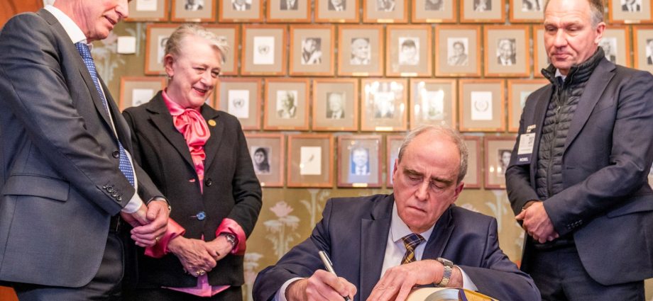 nobel-prize-committee-condemns-russian-move-to-criminalise-rights-group