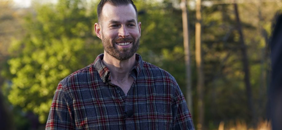 republican-clay-fuller-wins-georgia-runoff-to-fill-marjorie-taylor-greene’s-seat