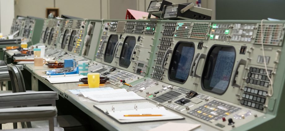 apollo-mission-control-center-restoration
