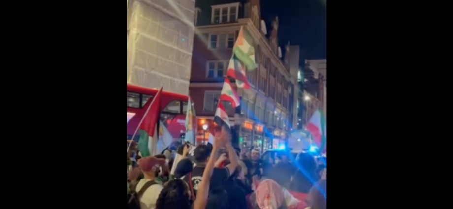 protesters-outside-israeli-embassy-in-london-condemn-assault-on-lebanon