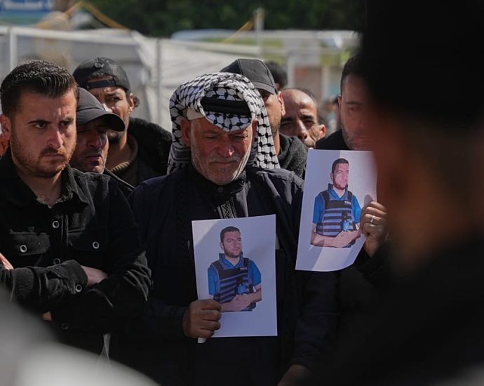 gaza-mourns-al-jazeera-reporter-mohammed-wishah-killed-iin-israeli-drone-strike