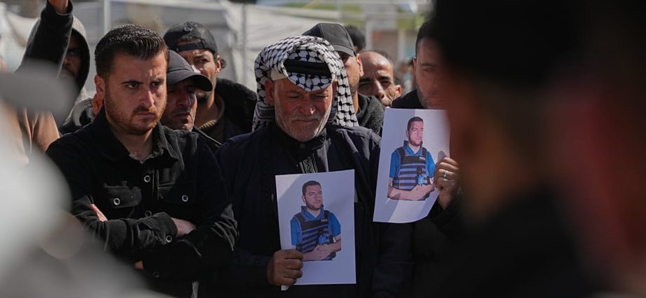 gaza-mourns-al-jazeera-reporter-mohammed-wishah-killed-iin-israeli-drone-strike