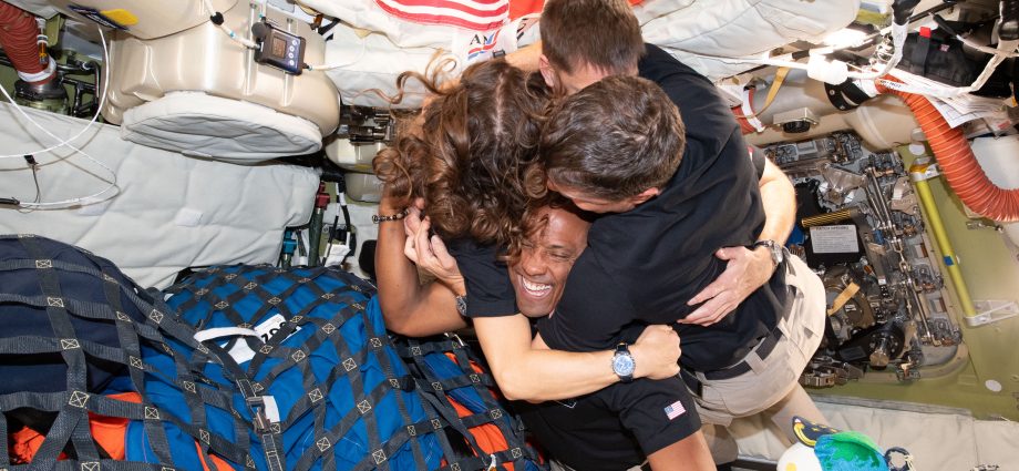 artemis-ii-flight-day-9:-crew-prepares-to-come-home