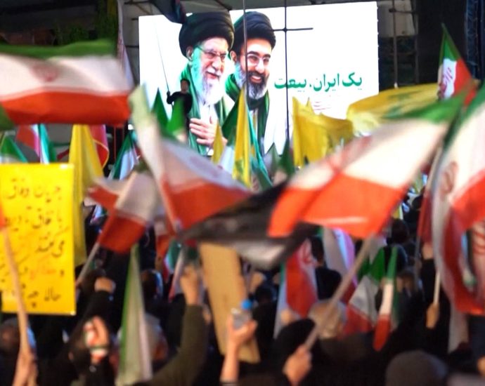 “the-war-is-turning-iran-into-a-major-world-power”:-u.-of-chicago-professor-robert-pape