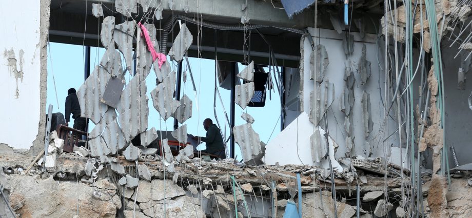 sidon-residents-recall-horror-of-israeli-strikes-after-iran-ceasefire