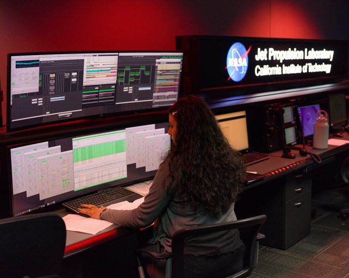 watching-over-the-deep-space-network-before-artemis-ii-signal-acquisition