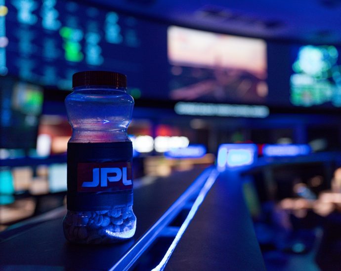 jpl’s-‘lucky-peanuts’-before-artemis-ii-launch