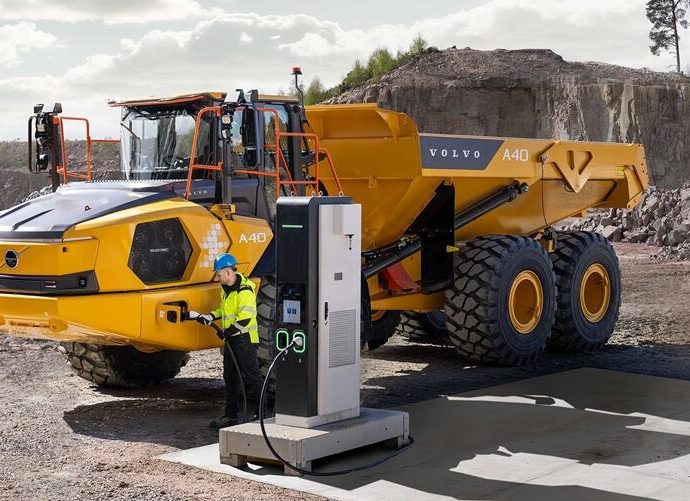 volvo-ce-enters-serial-production-of-a30-electric-and-a40-electric-articulated-haulers
