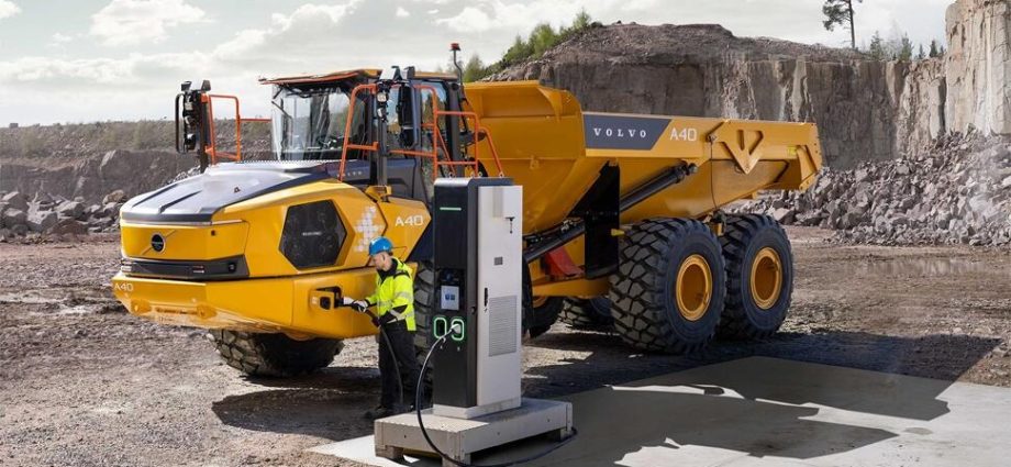 volvo-ce-enters-serial-production-of-a30-electric-and-a40-electric-articulated-haulers