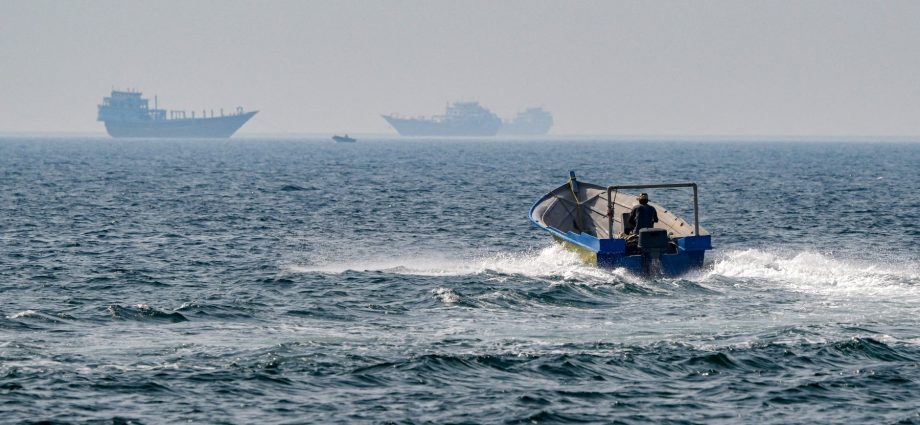 shipping-in-strait-of-hormuz-still-at-a-trickle-despite-us-iran-ceasefire