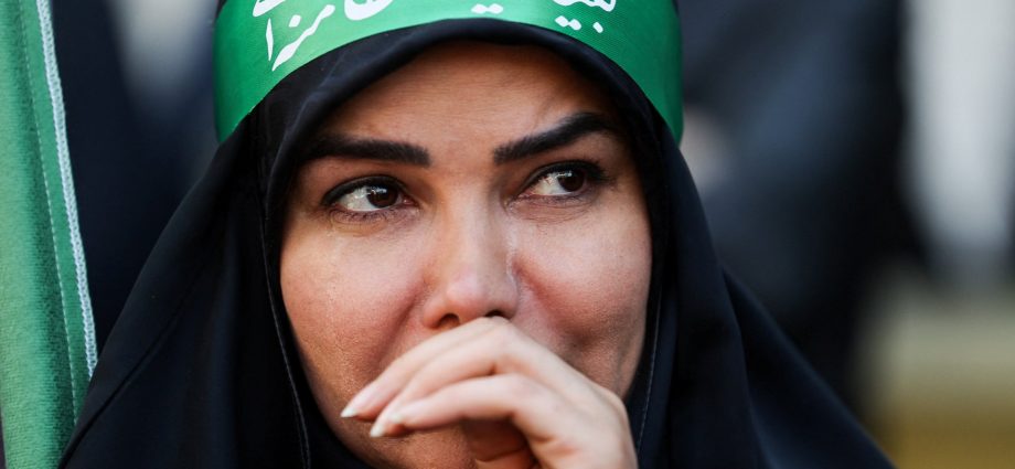 iran-war:-what-is-happening-on-day-42-of-us-israeli-attacks?