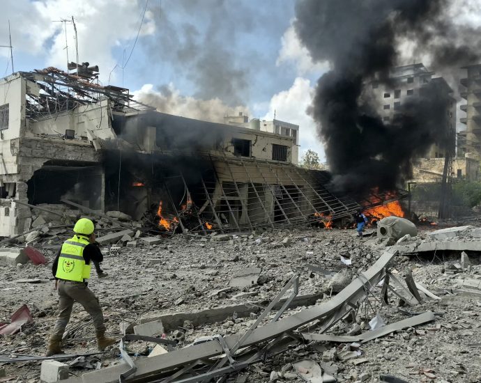 fragile-iran-war-ceasefire-under-strain-as-americans-feel-economic-impacts