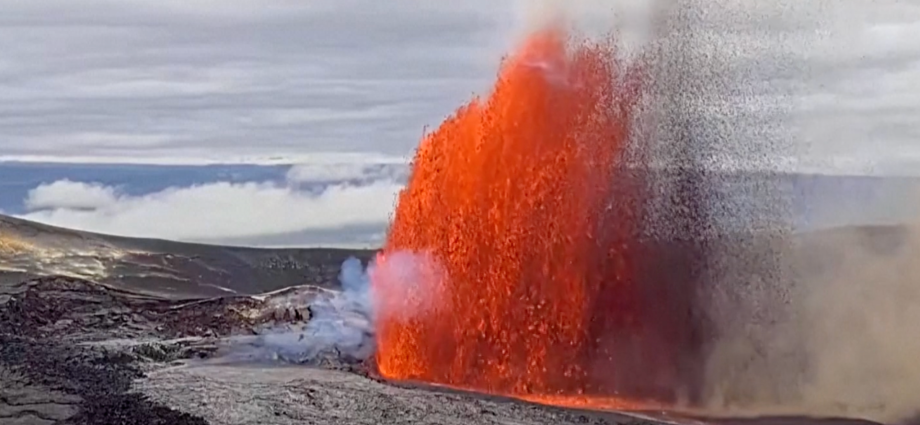 hawaii’s-kilauea-erupts,-blasting-lava-sky-high