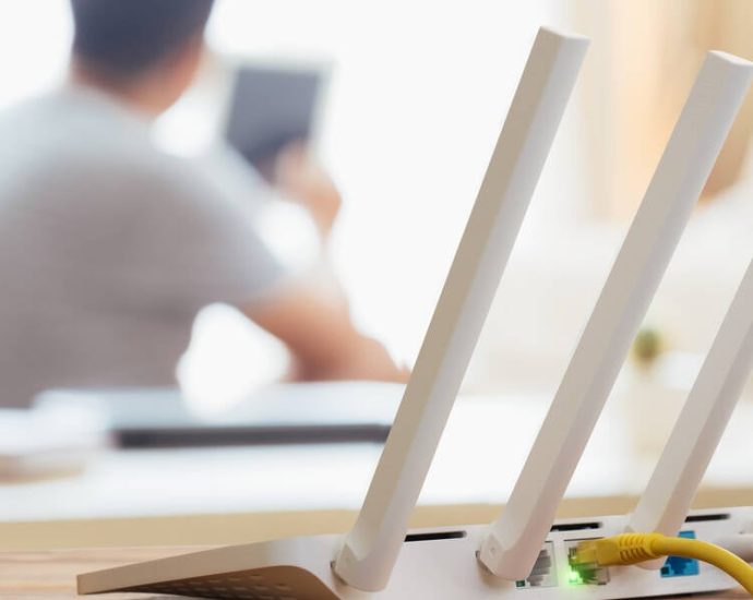 electronics-industry-says-fcc’s-foreign-made-router-policy-is-a-bit-of-a-mesh