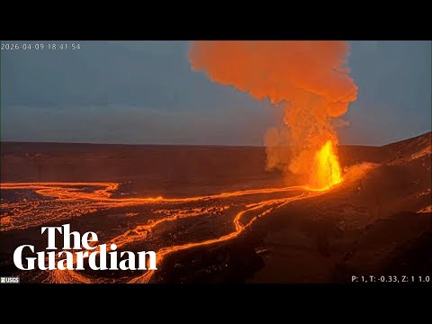 lava-bursts-forth-as-hawaii’s-kilauea-volcano-erupts