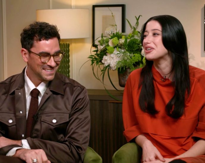 dan-levy-&-taylor-ortega-break-down-‘big-mistakes’-comedy-thriller-&-sibling-dynamics