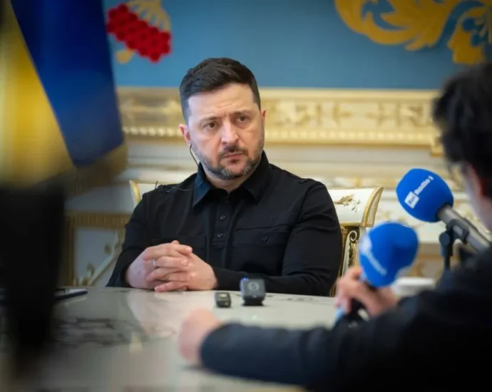 withdrawing-from-donbas-would-give-russia-a-free-path-to-kharkiv-and-dnipro,-zelenskyy-warns