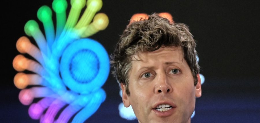 molotov-cocktail-thrown-at-home-of-openai-ceo-sam-altman,-suspect-in-custody