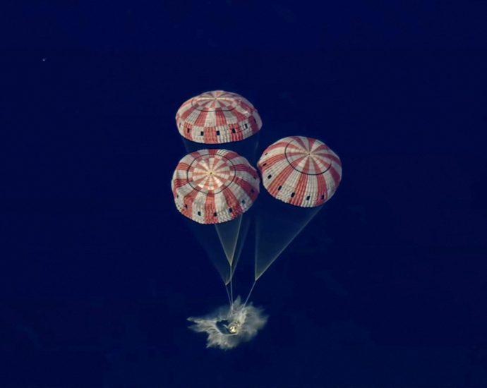 artemis-ii-splashdown:-astronauts-return-to-earth-after-lunar-mission