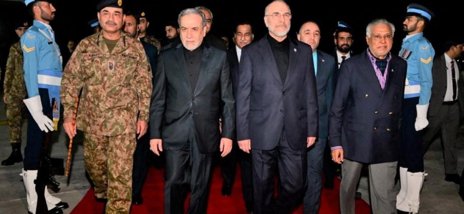 iran-war:-what-is-happening-on-day-43-of-the-us-iran-conflict?