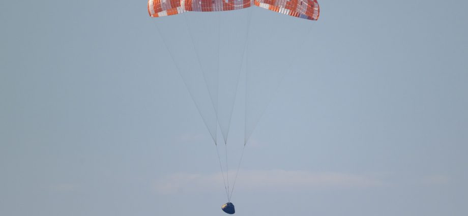 artemis-ii-splashes-down