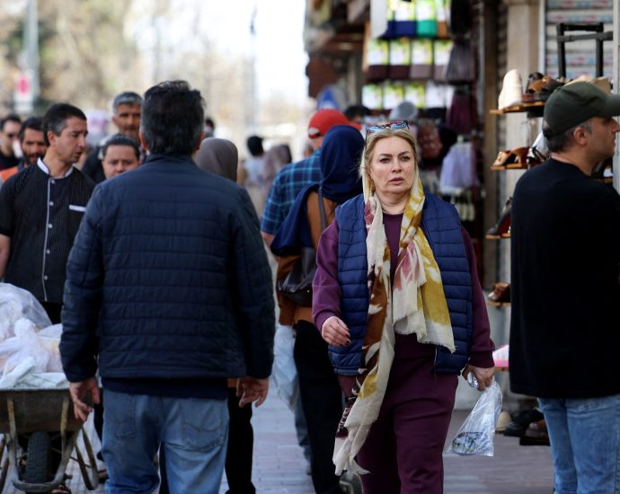 ceasefire-brings-some-relief-for-iranians-but-economic-outlook-remains-grim