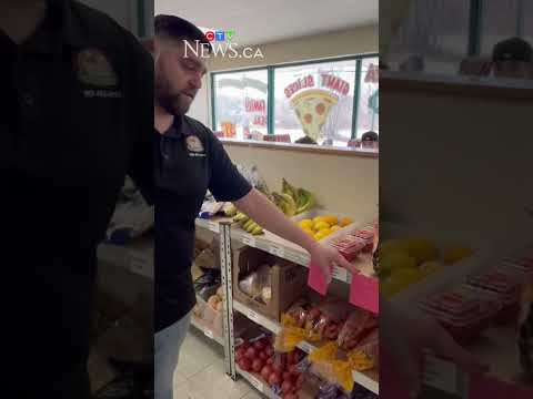 pizzeria-sells-pizza-and-produce