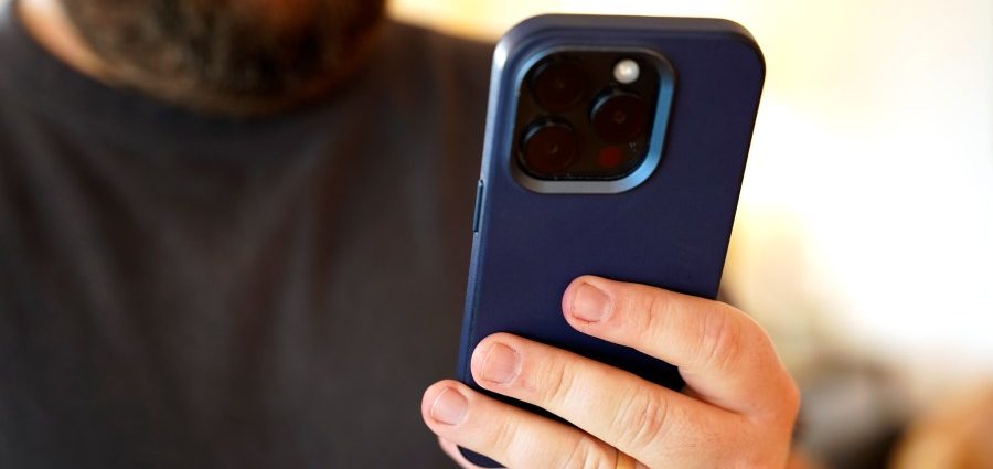 professor-warns-against-sharing-data-in-‘gig-ai-training’-economy