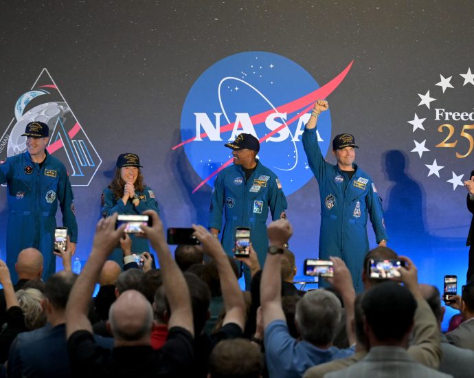 artemis-ii astronauts back-in-houston, reunite-with families 