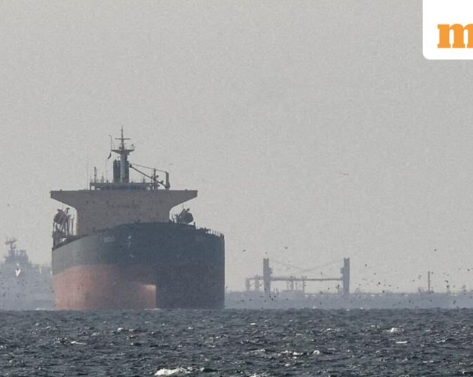 US military ‘begins setting conditions’ for clearing mines in Strait of Hormuz after The Traitor’s post